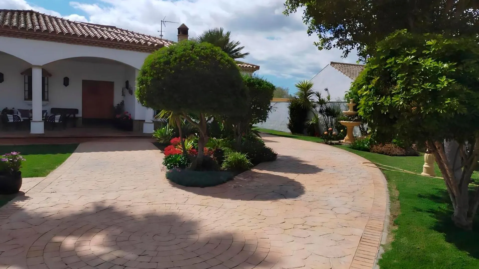 Chalet Grande Con Piscina Para Parejas Y Familias Conil De La Frontera