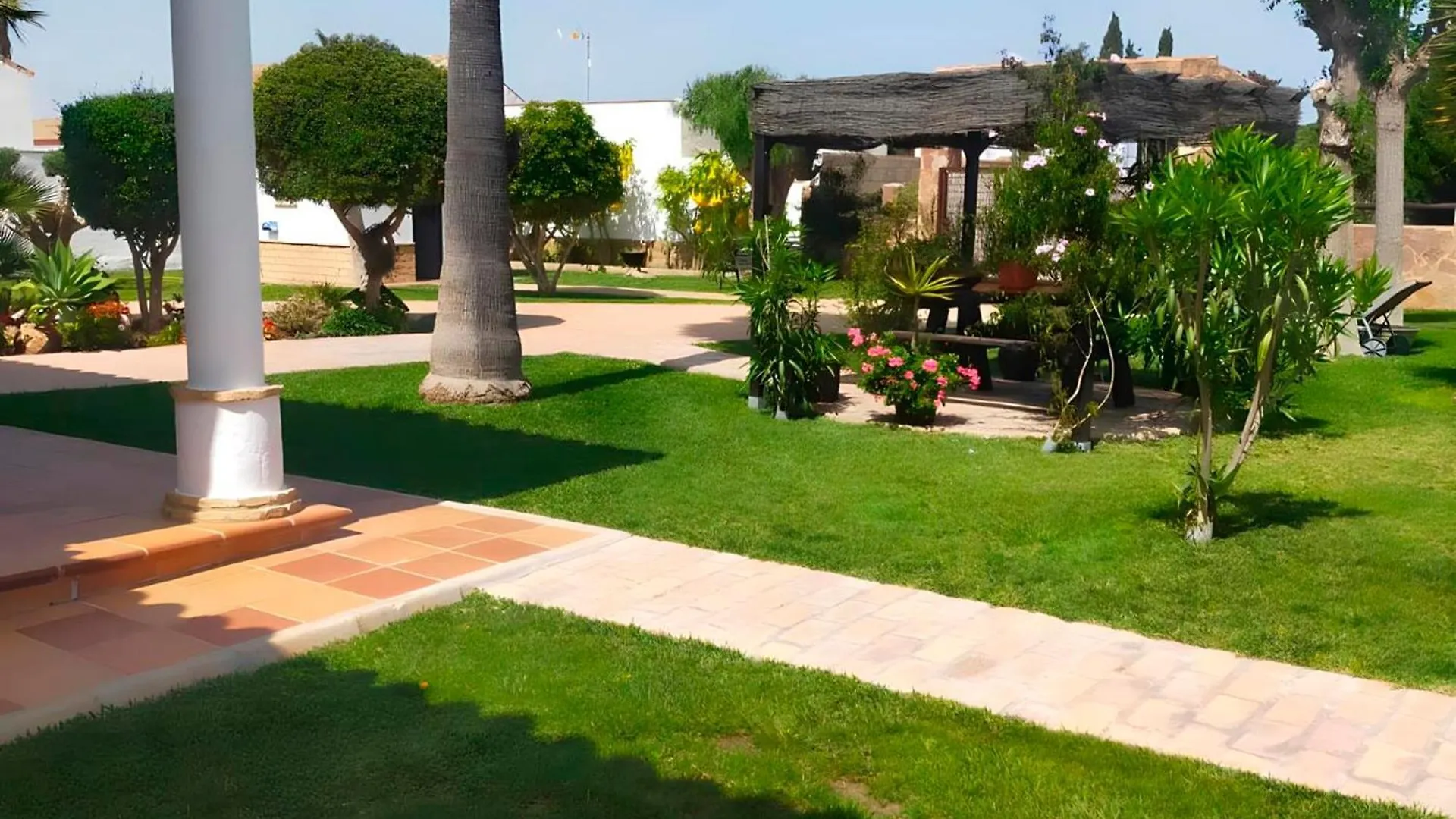 Chalet Grande Con Piscina Para Parejas Y Familias Conil De La Frontera Holiday home