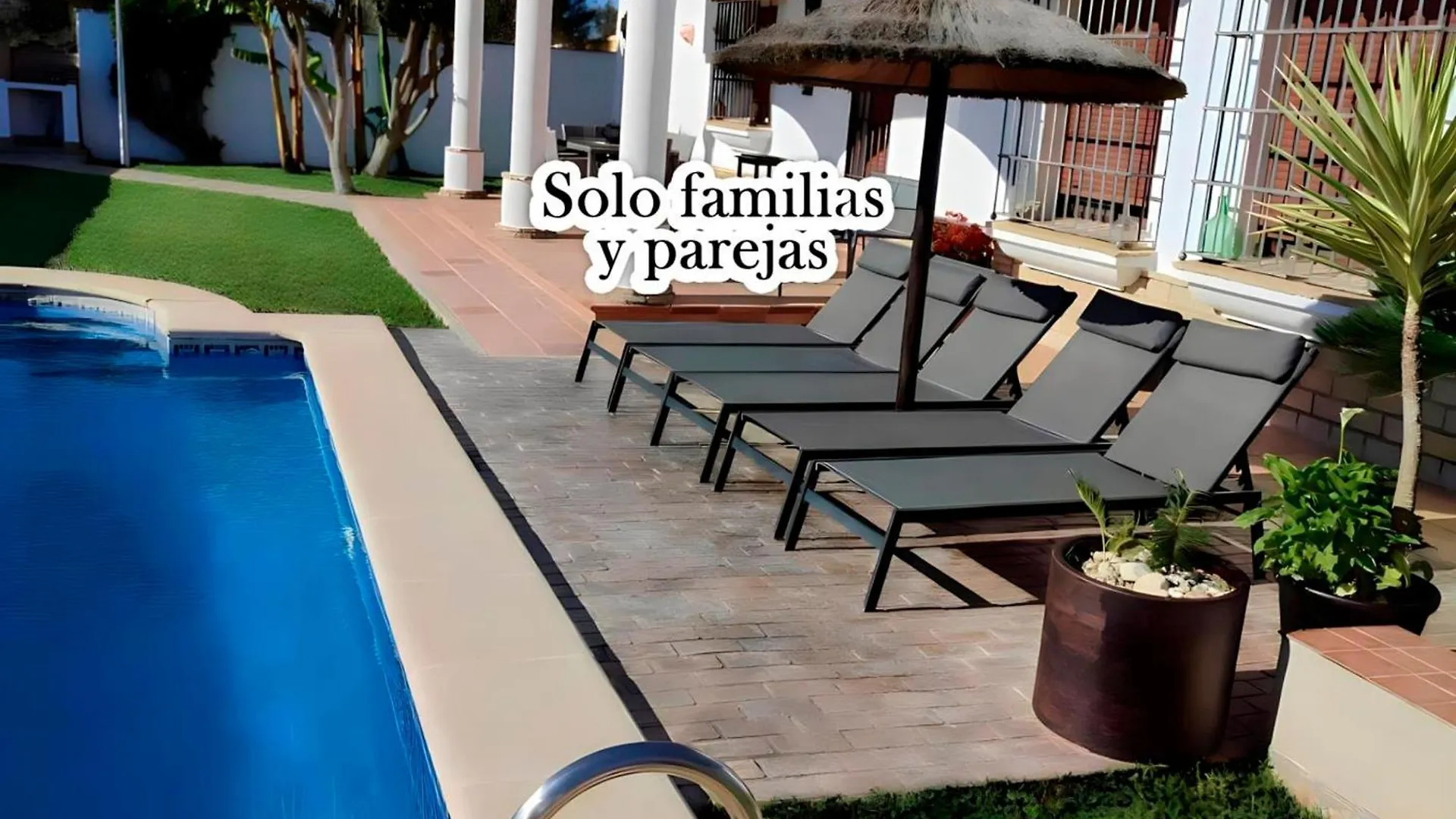 Chalet Grande Con Piscina Para Parejas Y Familias Conil De La Frontera